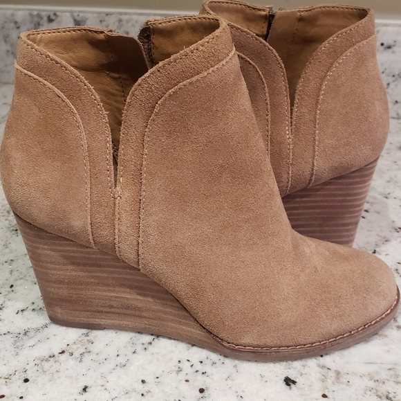 Lucky Brand Suede Wedge Ankle Boots in size 6M - Picture 2 of 8